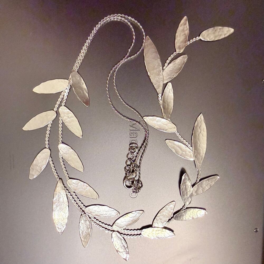 Don Joyelli Greek Handmade Hammered Phylion Leaf Necklace - Picture 7 of 7